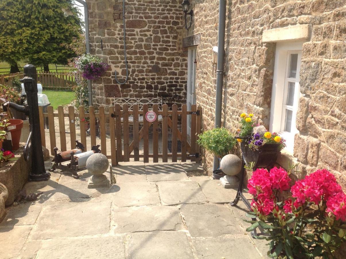 La Ville - Les Petits Champs Bed & Breakfast Buais-les-Monts Exterior photo
