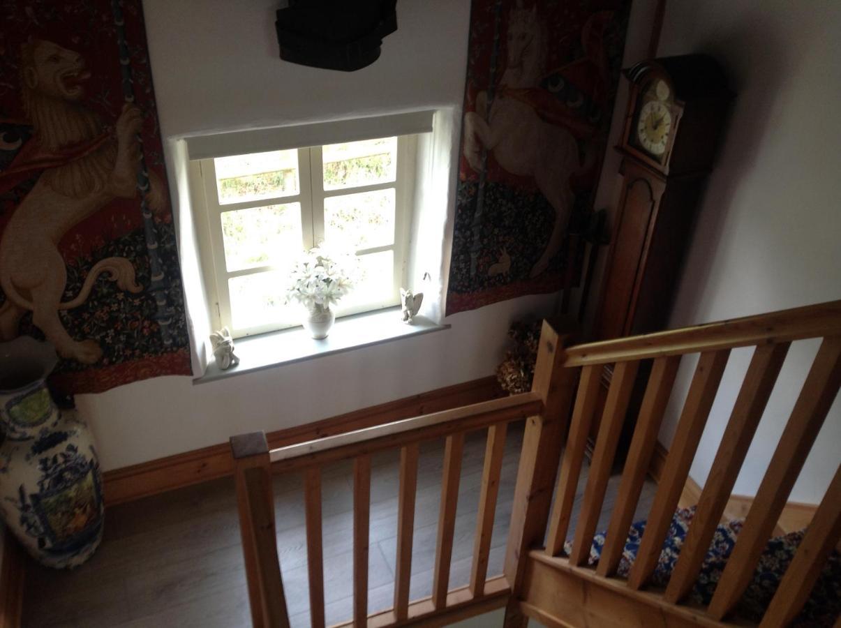 La Ville - Les Petits Champs Bed & Breakfast Buais-les-Monts Exterior photo