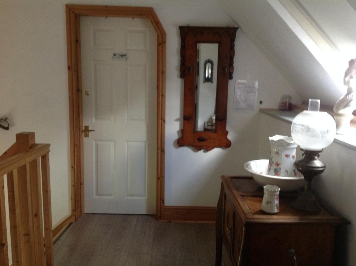 La Ville - Les Petits Champs Bed & Breakfast Buais-les-Monts Exterior photo