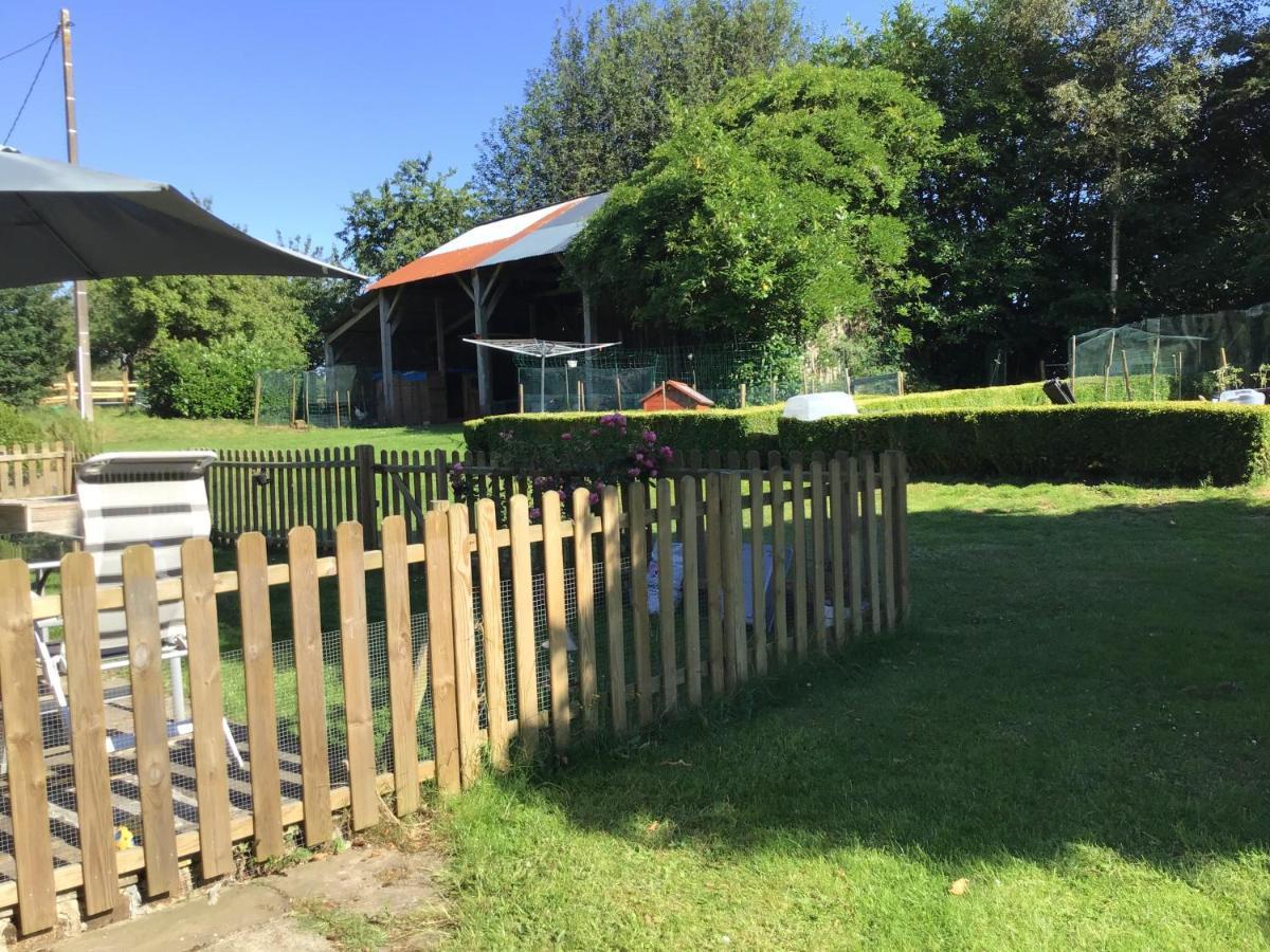 La Ville - Les Petits Champs Bed & Breakfast Buais-les-Monts Exterior photo