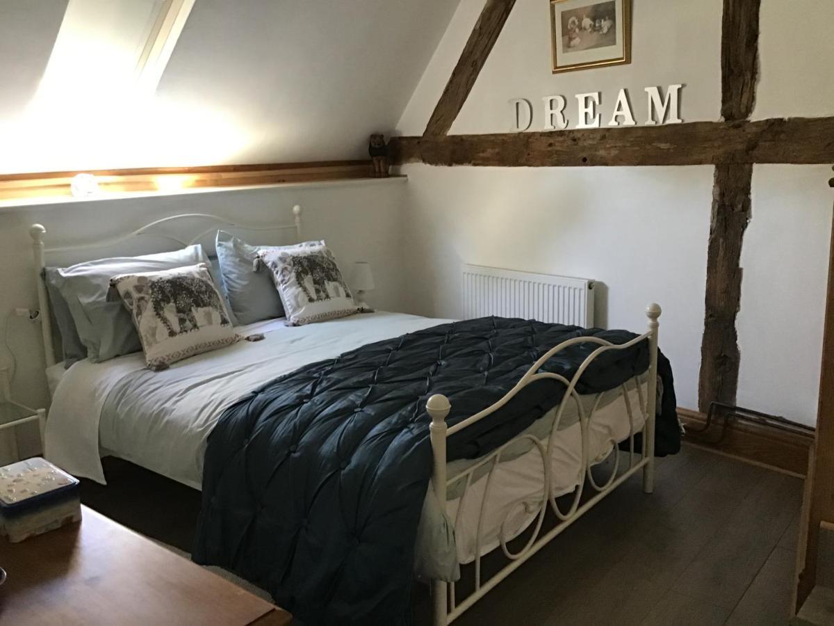 La Ville - Les Petits Champs Bed & Breakfast Buais-les-Monts Exterior photo