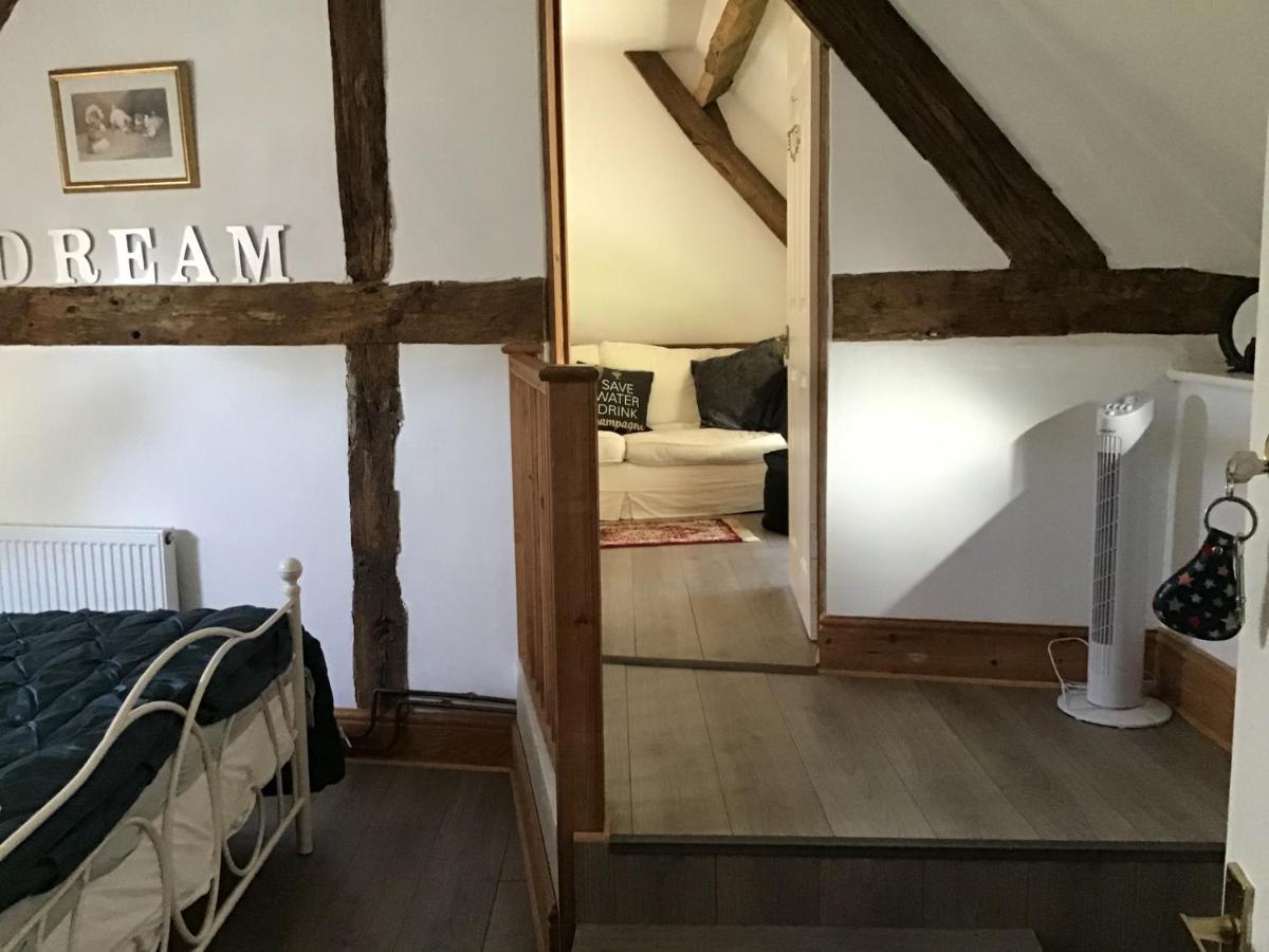 La Ville - Les Petits Champs Bed & Breakfast Buais-les-Monts Exterior photo
