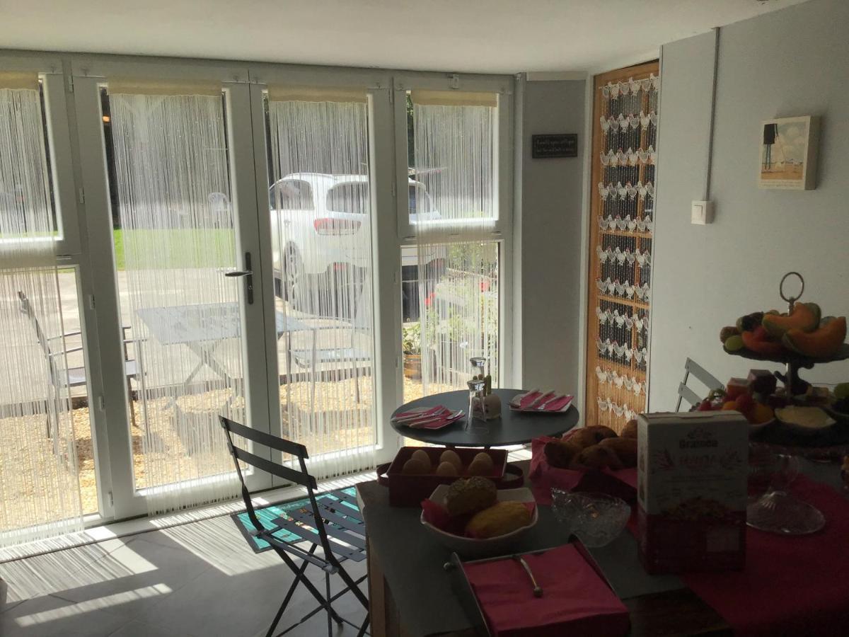 La Ville - Les Petits Champs Bed & Breakfast Buais-les-Monts Exterior photo